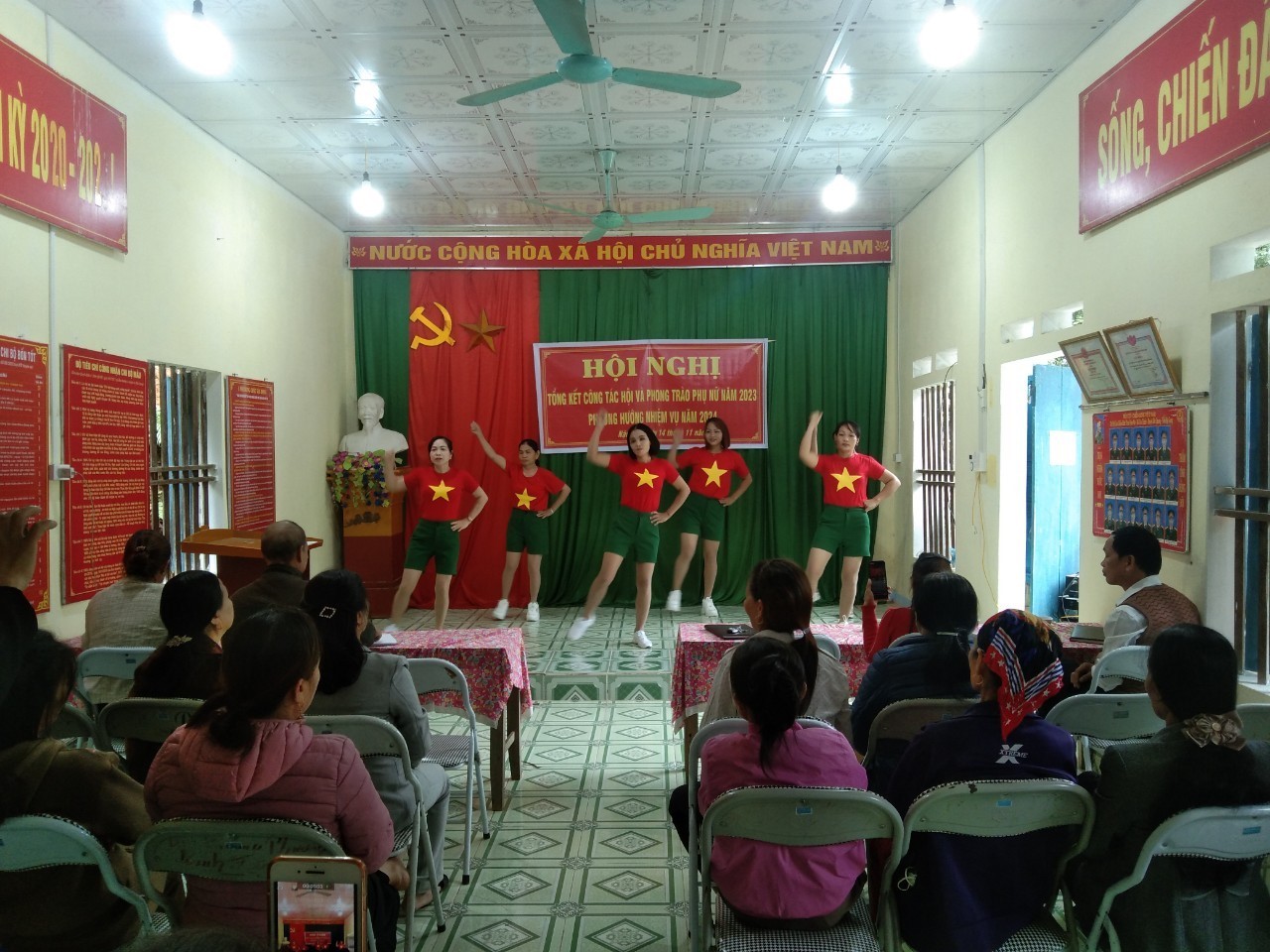 Chi hội phụ nữ thôn Nậm Mu, xã Tân Thành tổ chức tổng kết công tác hội và phong trào phụ nữ năm 2023.