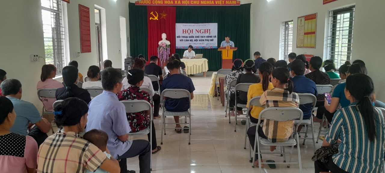 Chủ tịch UBND xã Tân Thành đối thoại trực tiếp với Cán bộ, hội viên Hội phụ nữ và nhân dân thôn Bản Cưởm